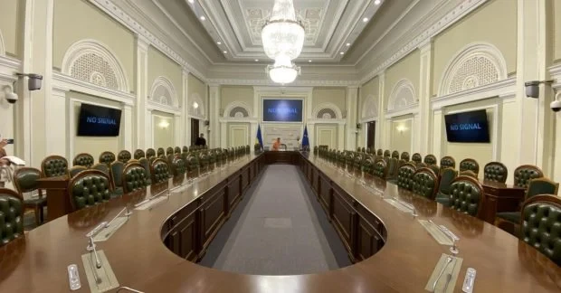 Рада переходить в укриття під час тривог: депутати голосуватимуть через QR-коди